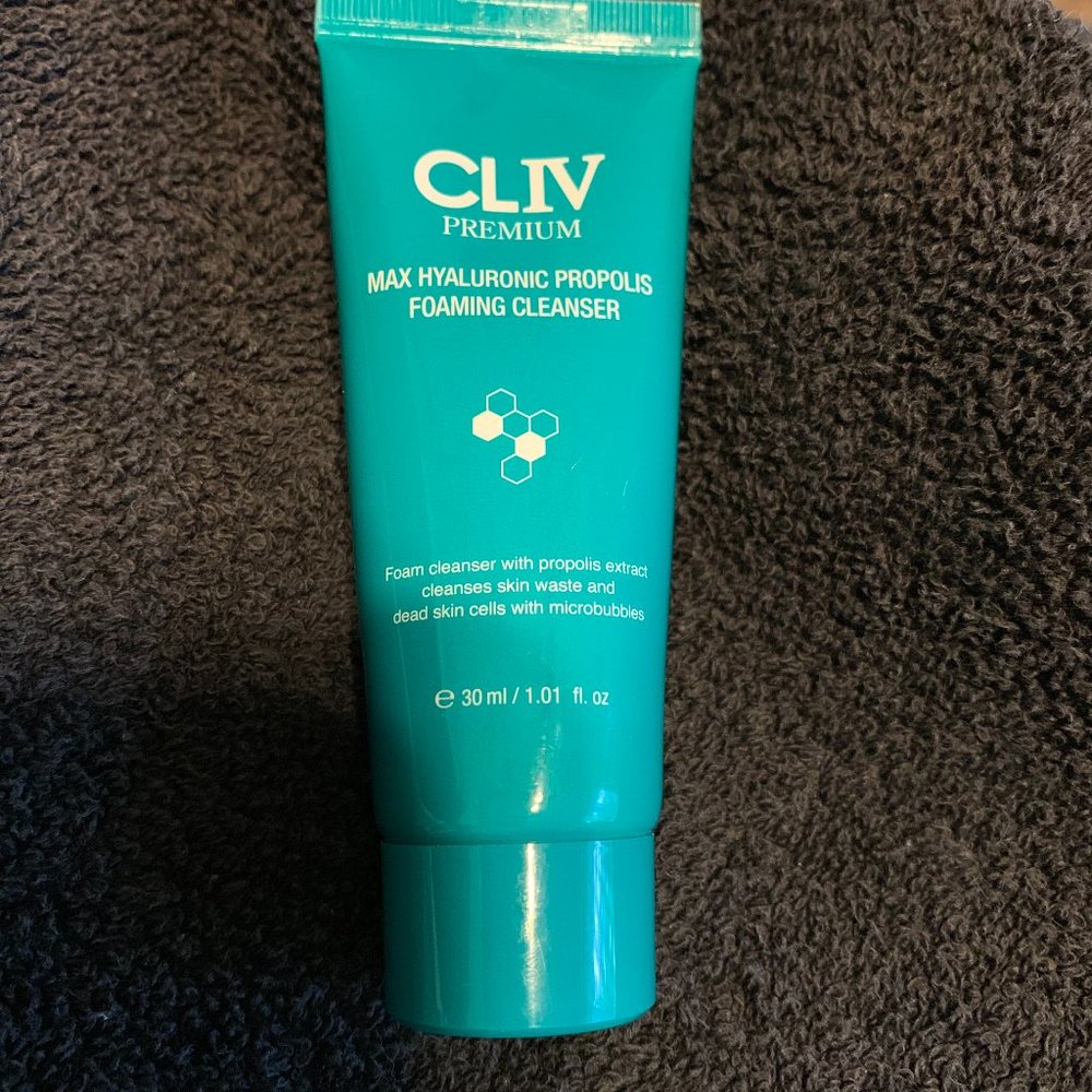 Max Hyaluronic Propolis Foaming Cleaner